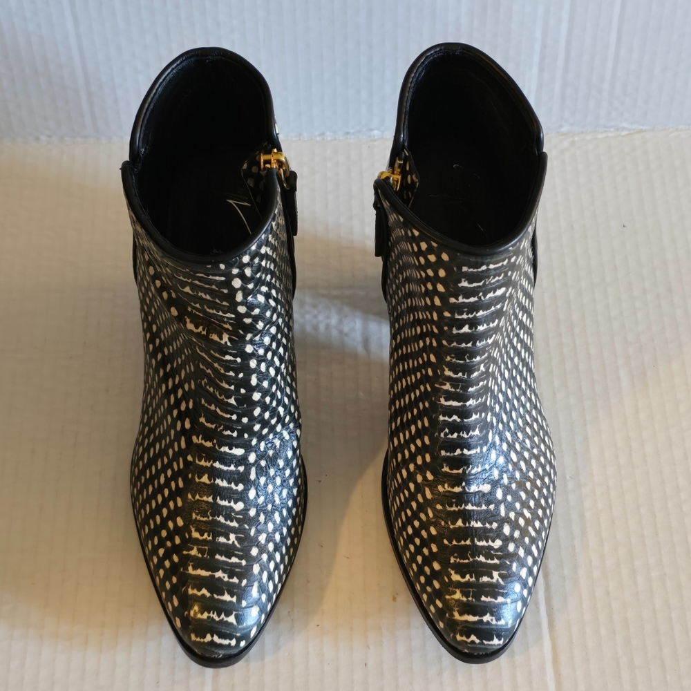 Giuseppe Zanotti Snake Embossed Ankle Boots Women's EU 35.5 US 5 Black Leather - Picture 3 of 14
